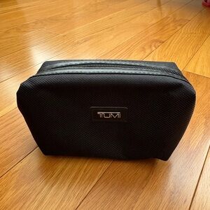 Tumi Delta Small Amenity Makeup Bag (Black)